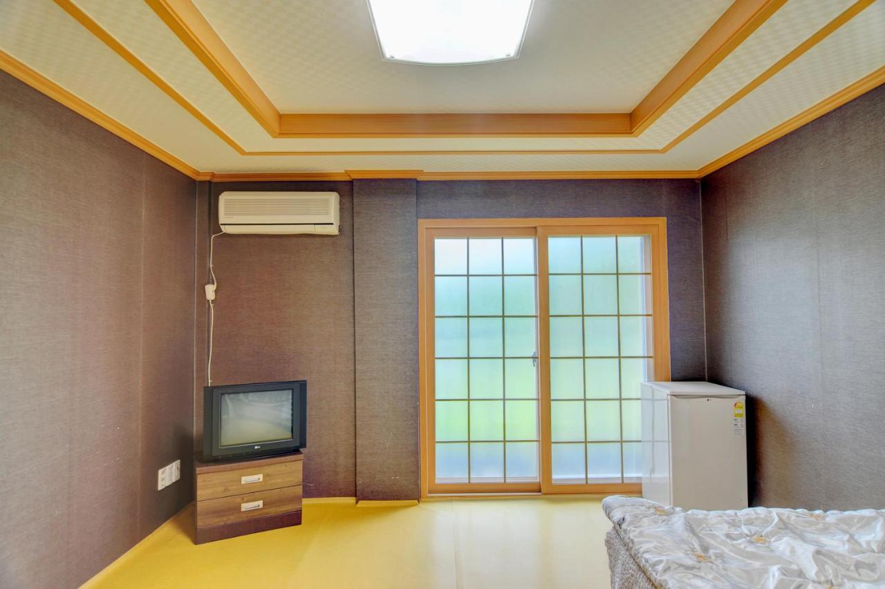 Sungbo Youth Hostel Mungyeong Exterior foto