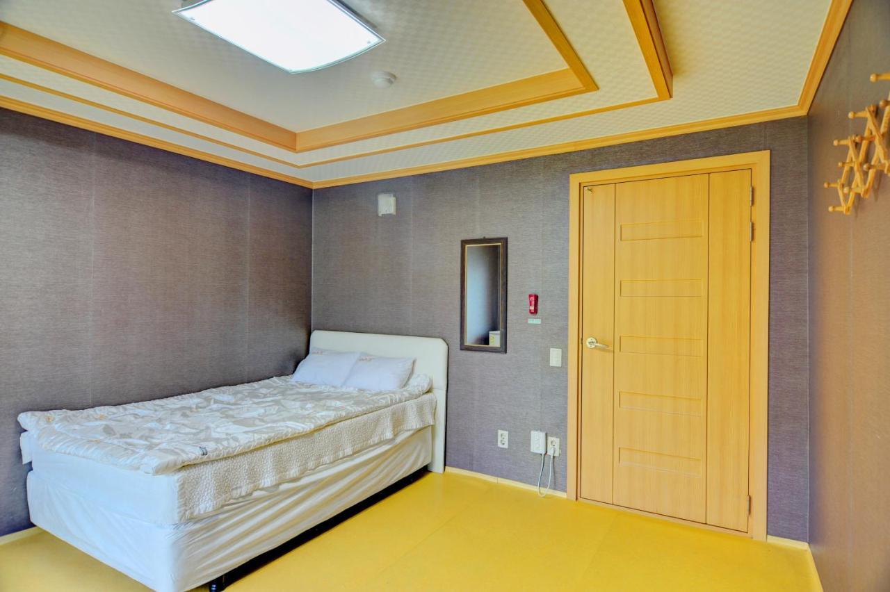 Sungbo Youth Hostel Mungyeong Exterior foto