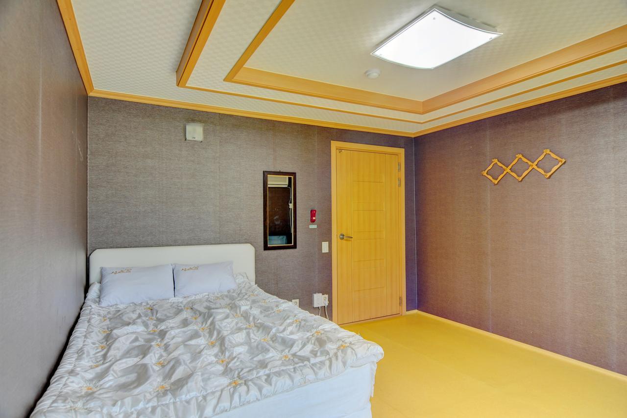 Sungbo Youth Hostel Mungyeong Exterior foto