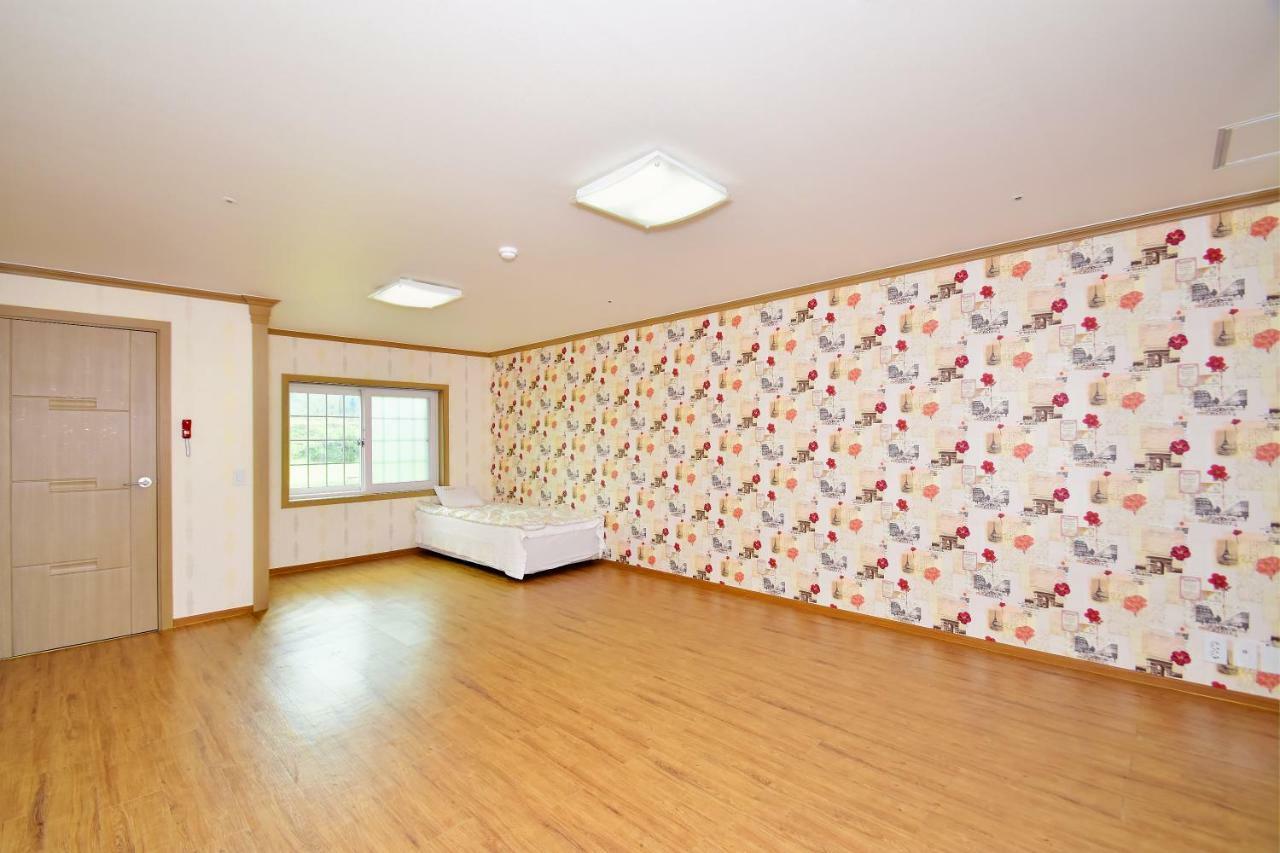 Sungbo Youth Hostel Mungyeong Exterior foto